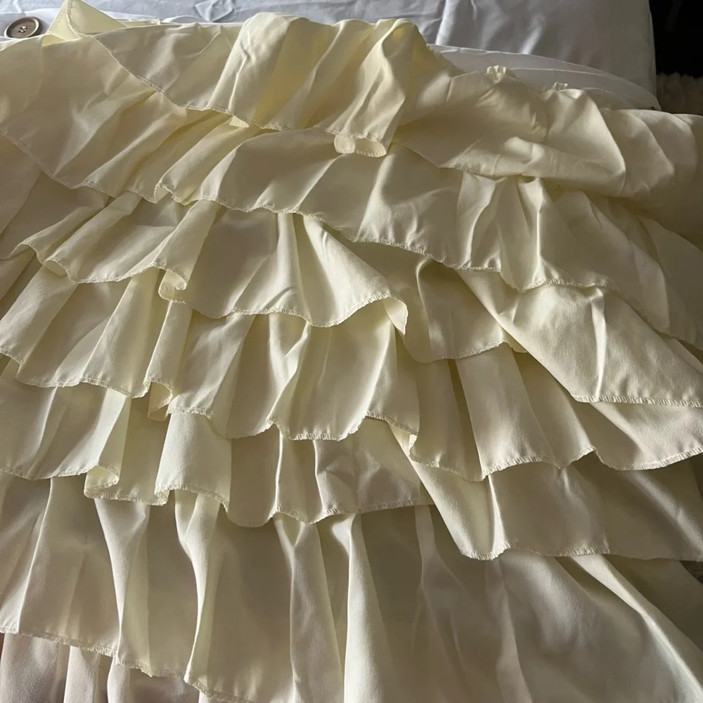 Ruffled white and yellow shower curtain - Picture 9 of 16